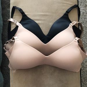 Set of 3 Warner’s wireless bras-barely worn!
